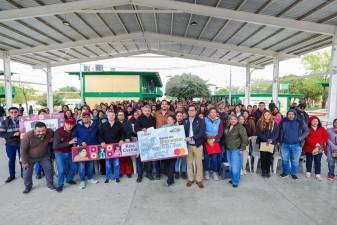 ntregaron Alcalde de Reynosa y Coordinador de Becas las tarjetas Rita Cetina