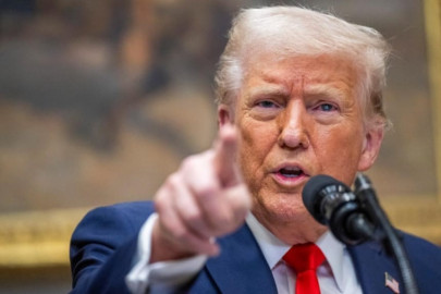 Trump pide a México intensificar lucha contra cárteles tras muerte del líder del CJNG