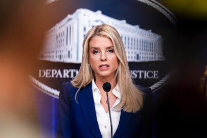 Trump destituye a la fiscal general Pam Bondi; Todd Blanche asumirá el cargo