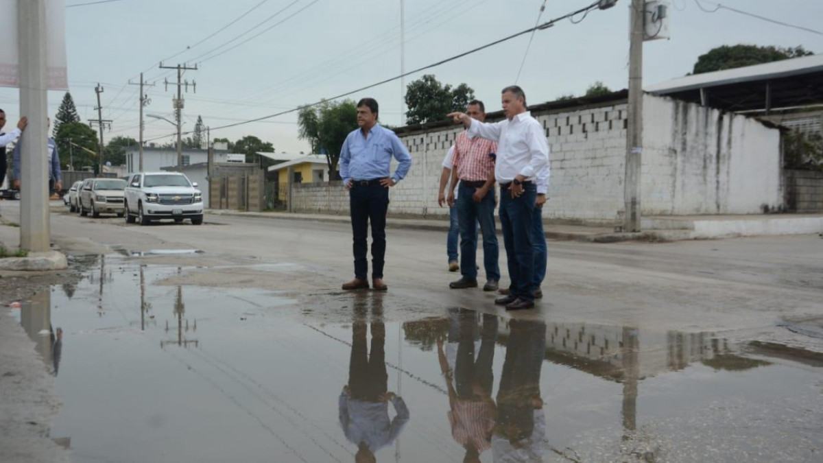 Supervisa Chucho Nader trabajos de Comapa en materia de reposición de pavimento