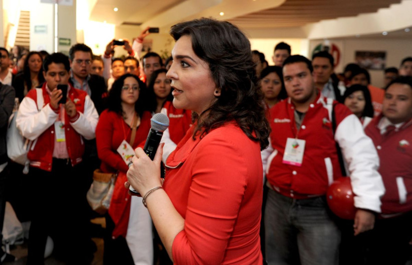 A contracorriente de su bancada, Ivonne Ortega pide reducir impuesto a gasolinas