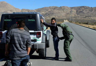 Busca Trump contratar 5 mil agentes fronterizos