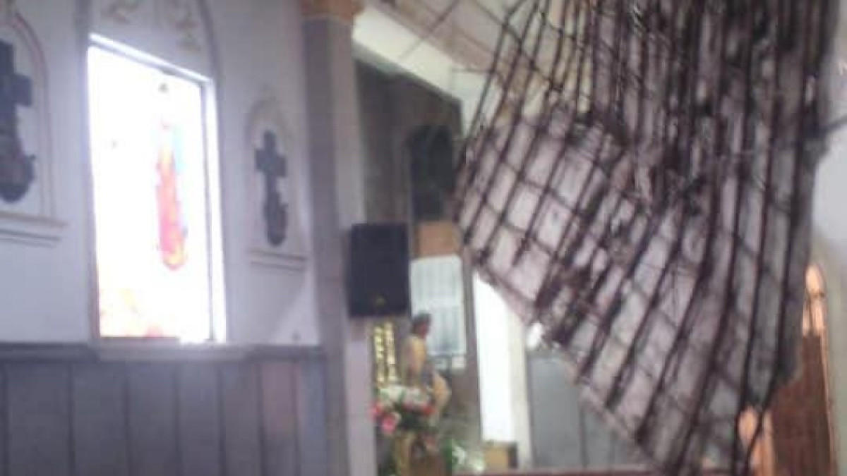 Colapsa techo de la iglesia de Guadalupe