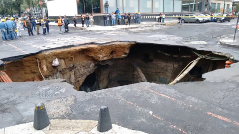 Graban momento exacto de la apertura del socavón en la CDMX