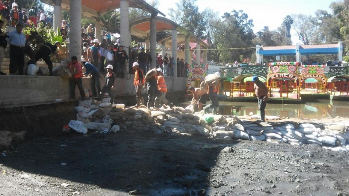 Se abre grieta en canal de Xochimilco