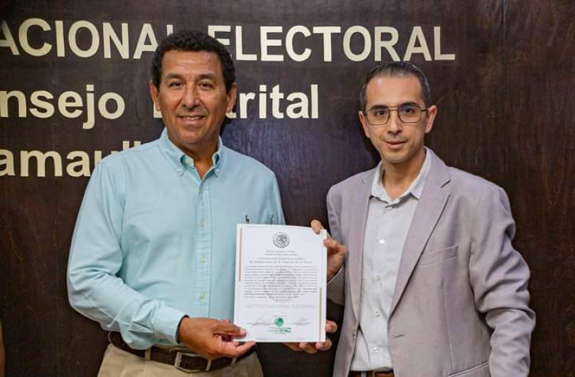 Recibe Mario López constancia como Diputado Federal Electo