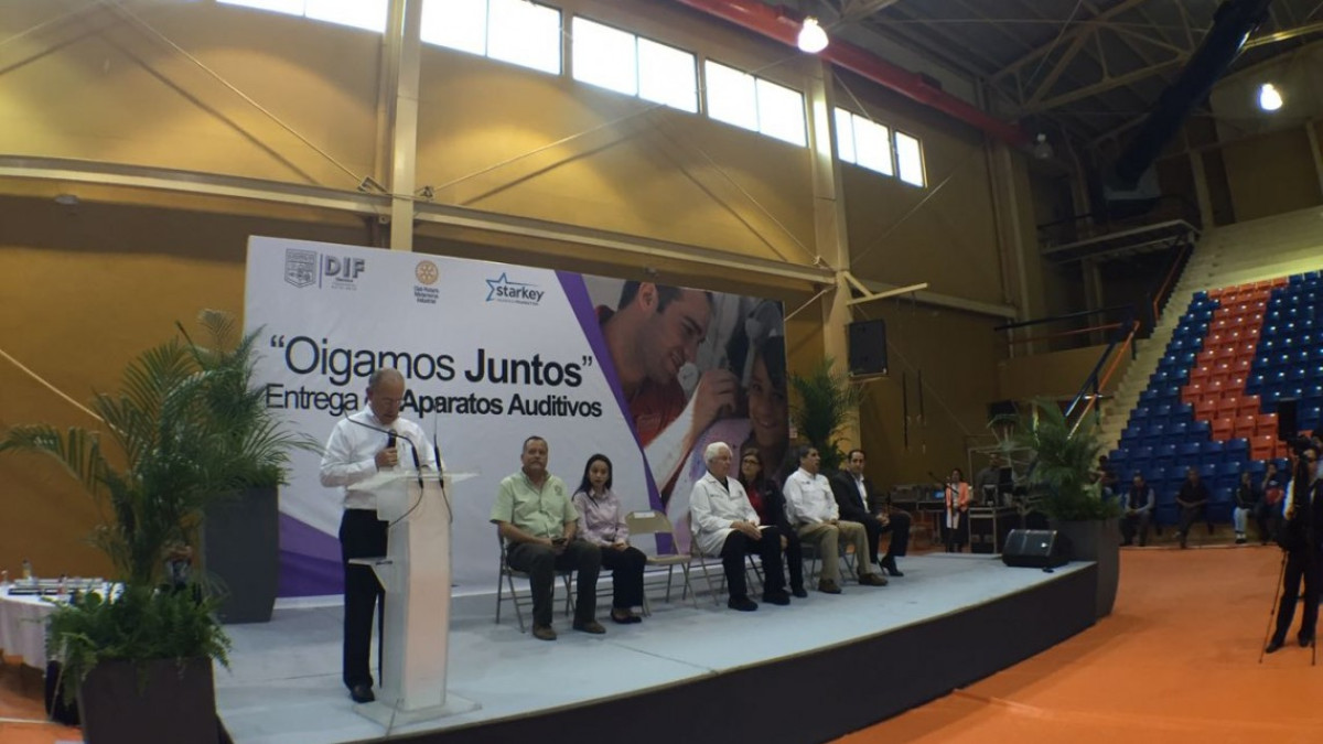 Entregan más de mil aparatos auditivos en Matamoros 