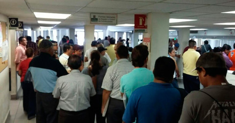 Por confusión ciudadanos saturan instalaciones de la Fiscal 