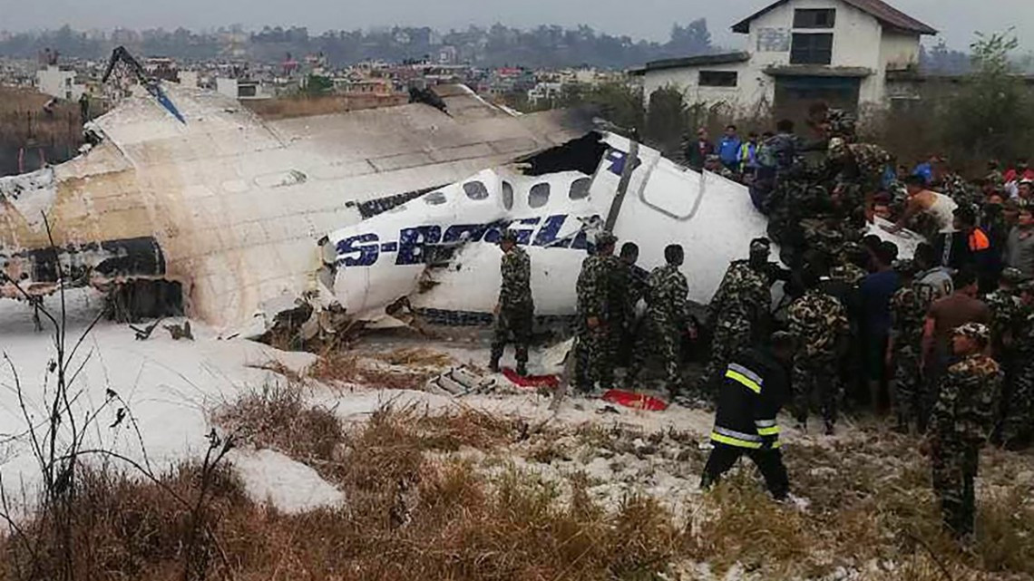 Al menos 49 muertos al estrellarse un avión durante su aterrizaje en Katmandú