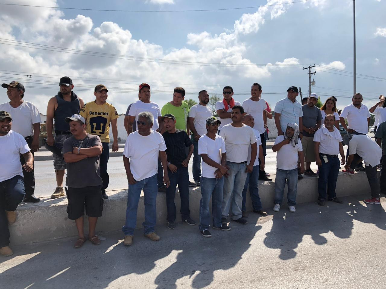 Bloquearán nuevamente taxistas los puentes internacionales