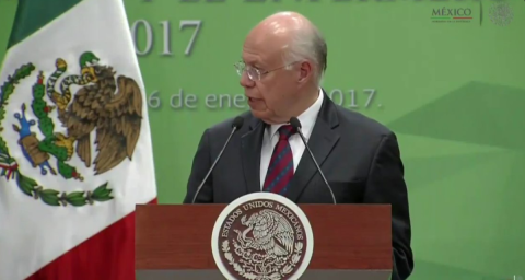 Alza en precios de la gasolina una 'decisión responsable': Narro Robles