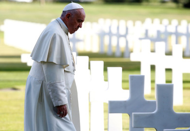Papa Francisco lamenta violencia tras ataque en Texas
