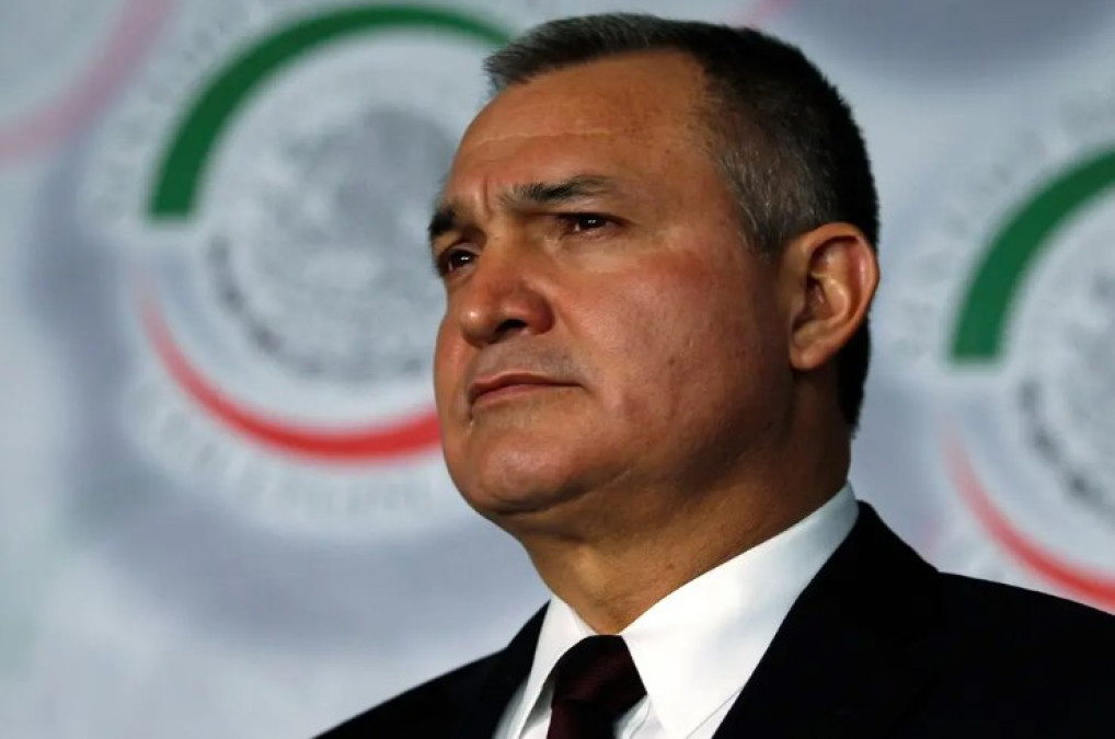 Detiene FGR a hermana de García Luna