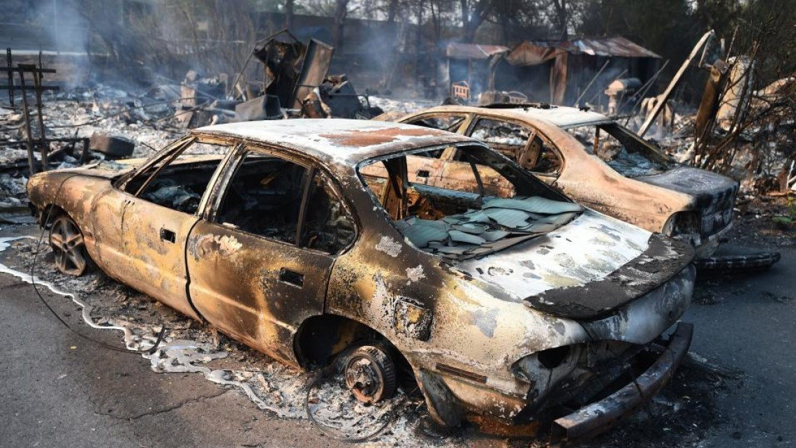 Evacuan a 20 mil civiles al norte de California por incendios 