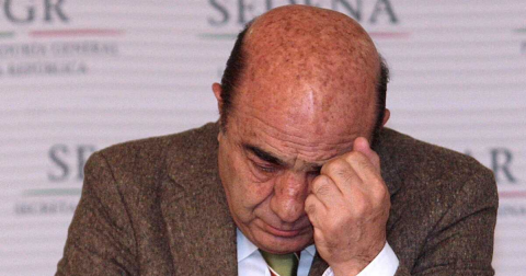 Dan prisión domiciliaria a Murillo Karam, pero no saldrá de la cárcel por segundo proceso