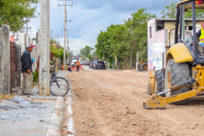 Viven colonos de la Américo Villarreal Guerra emotivo inicio de pavimentación