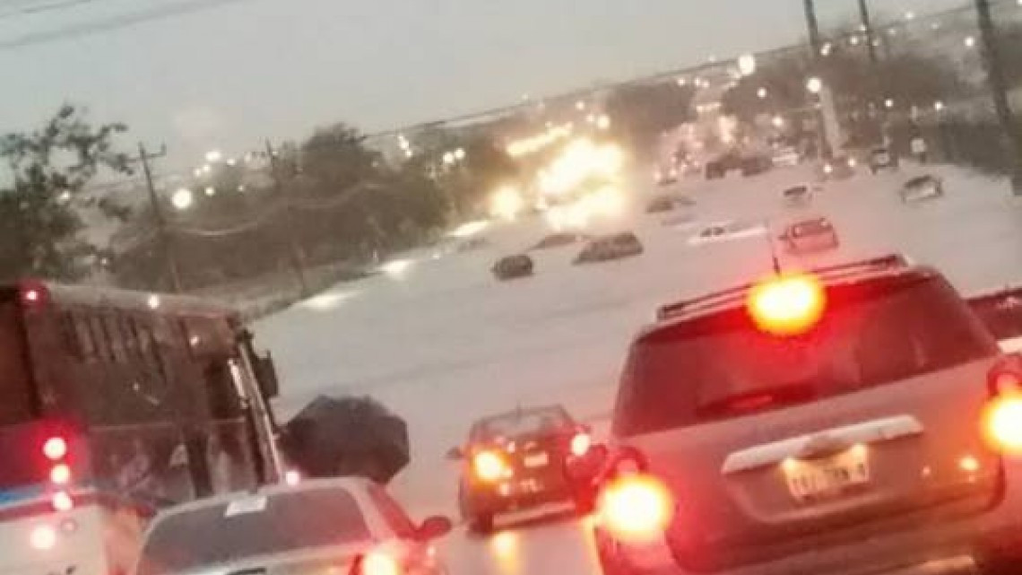 Lluvias provocan caos en calles de Reynosa