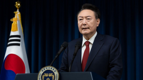 Autoridades surcoreanas detienen al destituido presidente Yoon Suk-yeol