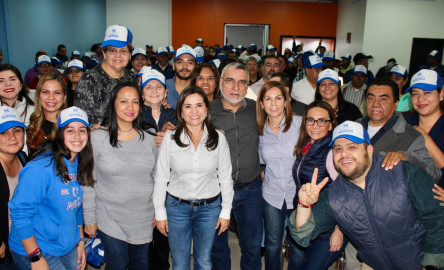 Precandidata del PAN se reúne con militantes de Acción Nacional