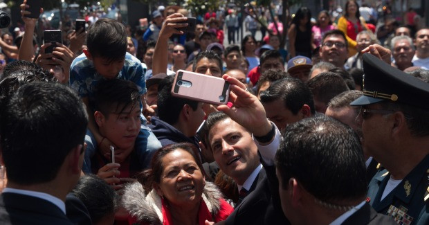 Peña Nieto convivió con ciudadanos del Centro Histórico