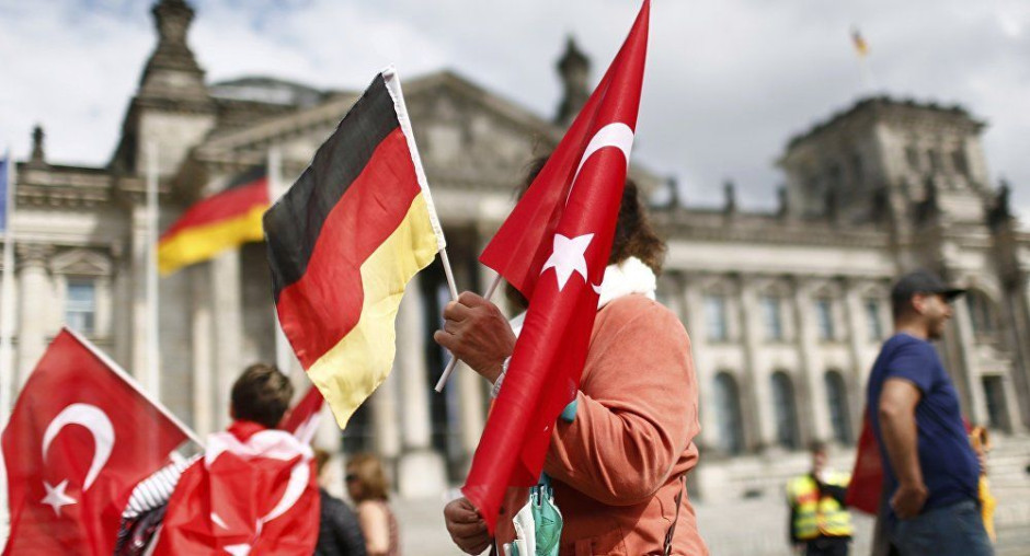Es expulsada Ministra turca de Alemania