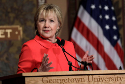Recortes propuestos por Trump, debería alarmarnos, advierte Hillary