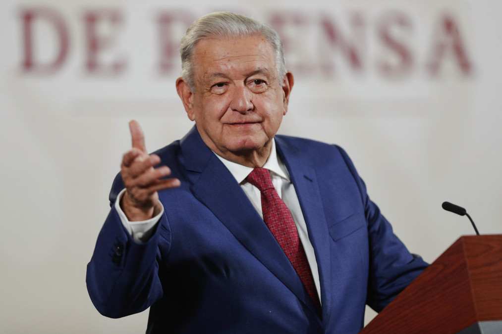 INE ordena bajar o modificar 5 conferencias de AMLO