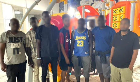 Rescata INM en Veracruz a 137 migrantes de Egipto y Mauritania abandonadas en un autobús