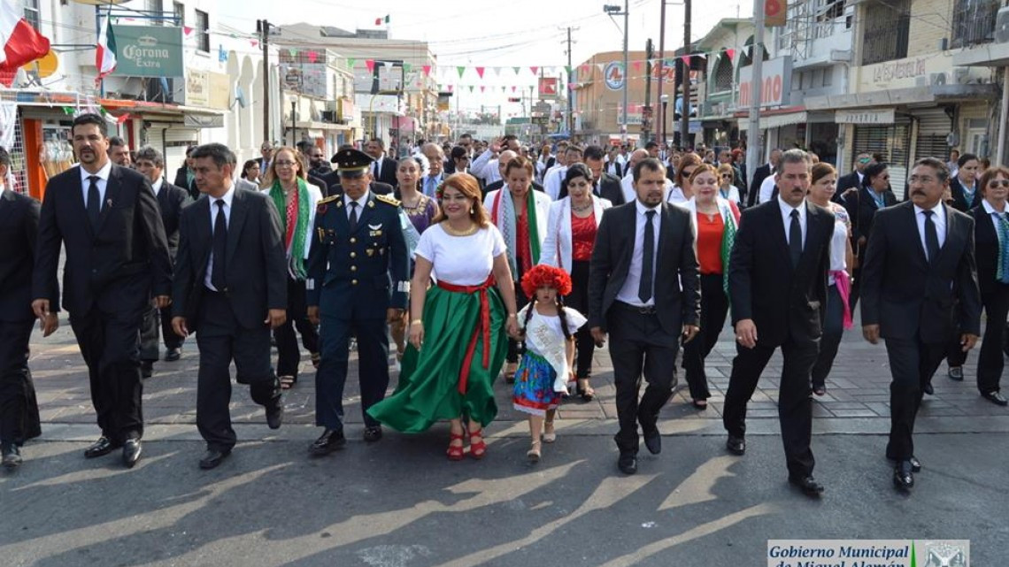 Disfrutan en Miguel Alemán desfile cívico militar de la Independencia de México