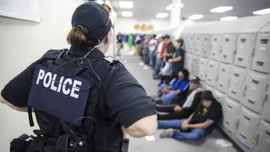 Políticas migratorias de Trump se intensifican; gobierno extiende ‘mano dura’ a turistas y migrantes legales 