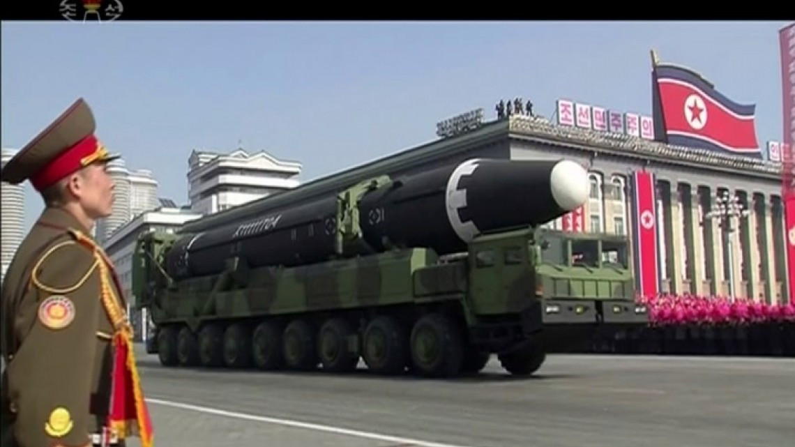 Realiza Corea del Norte desfile militar envíspera de Juegos Olímpicos