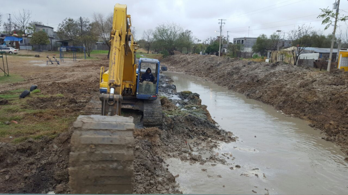 Atiende alcalde a vecinos de la colonia Insurgentes