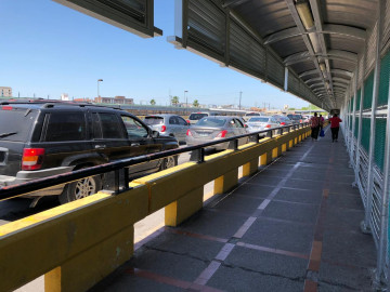 Llegan más centroamericanos a puentes de Matamoros; Aduana de EU reactiva simulacros y cierra puentes