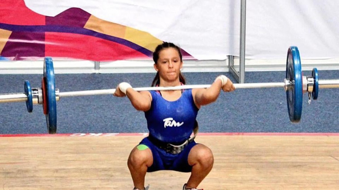 Se baña de bronce Cassandra Michel Vélez en el campeonato de pesas