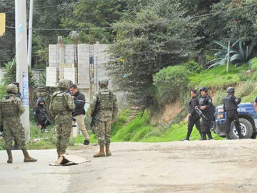 Enfrentamiento entre Marina y sicarios, deja 5 muertos