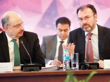 Videgaray pide velar por mexicanos en EU