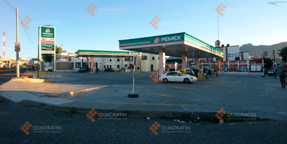 Reportan bloqueo en caseta Huitzo y en varias gasolineras de Oaxaca