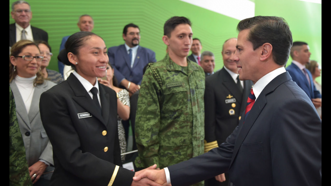 Entrega EPN reconocimiento Premio Nacional de Deportes 2016