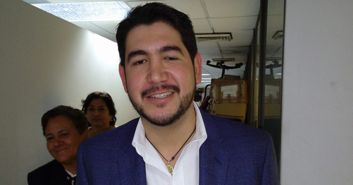 Firman acta correspondiente por Sección 30 del SNTE