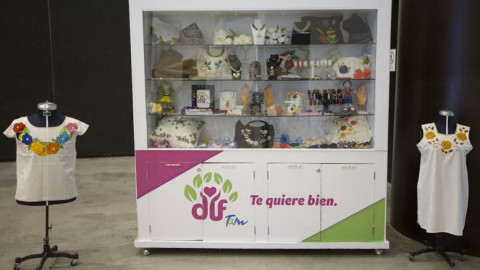 DIF entregan certificados en los CEDIF