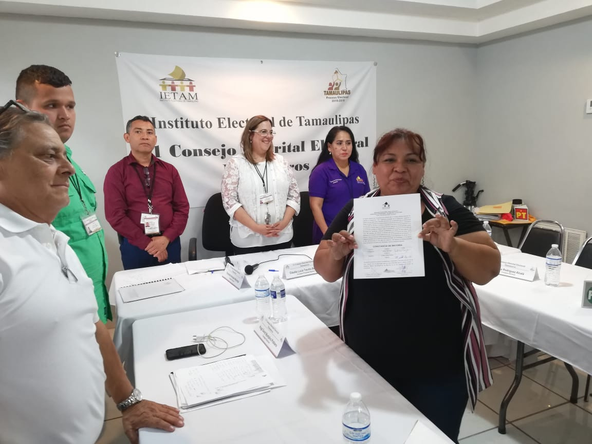 Entregan constancia de mayoría a candidata de Morena en el distrito 11