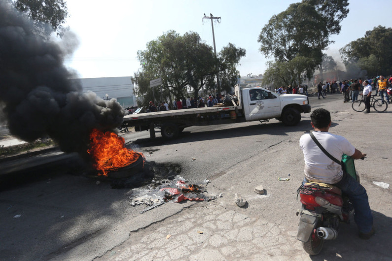 Diputados perredistas refrendan respaldo a protestas por el 'gasolinazo'