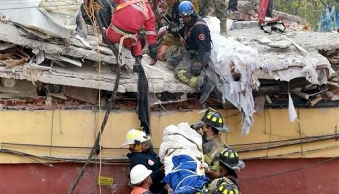 Sacan a dos menores de multifamiliar