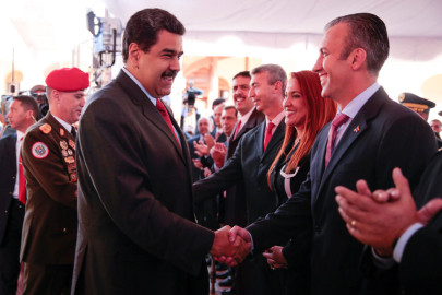 Nombra Maduro a nuevo vicepresidente, podría ser su relevo si fuera revocado