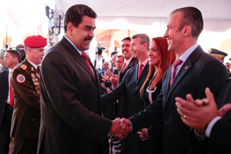 Nombra Maduro a nuevo vicepresidente, podría ser su relevo si fuera revocado