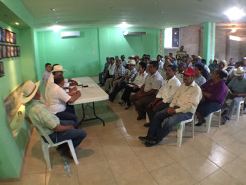 Engañan a ejidatarios con programas federales falsos