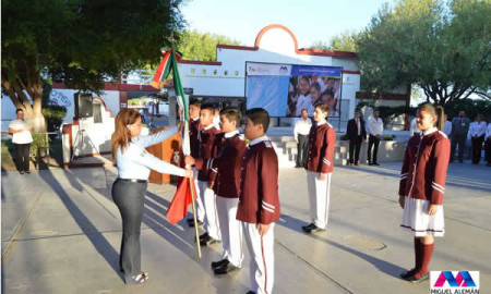 Alcaldesa de Miguel Alemán inaugura ciclo escolar 2017-2018