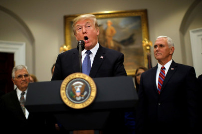 Trump arremete contra demócratas por acusaciones de acoso sexual