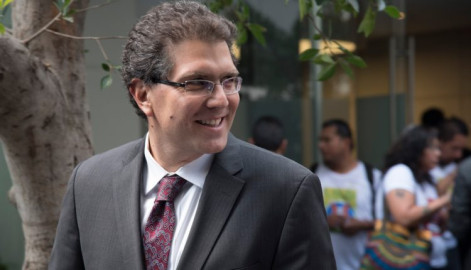 Ríos Piter renuncia al Senado; se enfocará a candidatura independiente