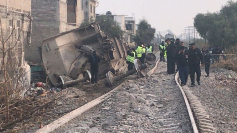 Cinco muertos y un lesionado tras descarrilamiento de tren